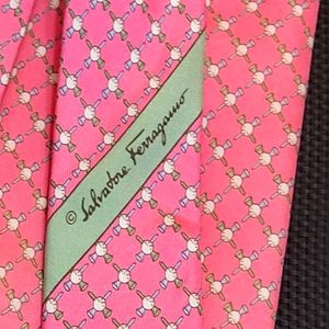 Salvatore Ferragamo men's tie, pink, golf, made in Italy